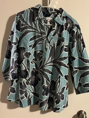 Denim & Co. 3/4 length sleeve v-neck pullover top, size medium, color blue